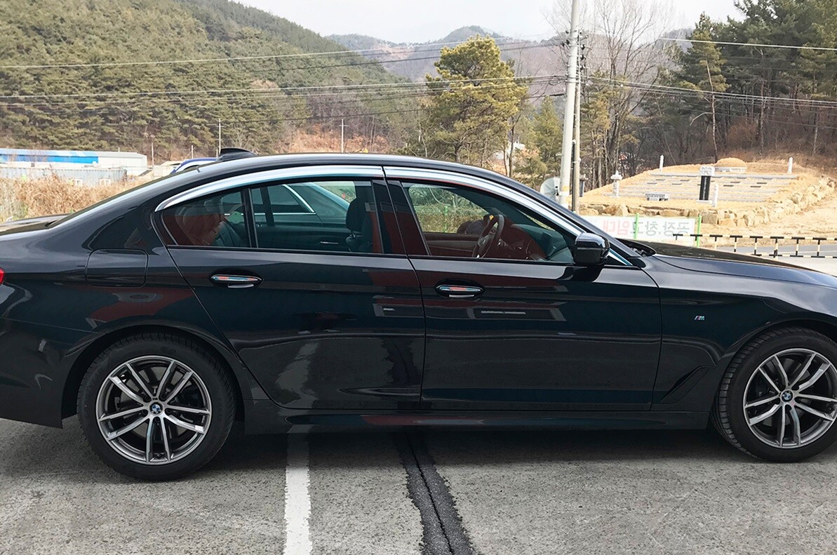 Auto Clover Chrome Wind Deflectors Set for BMW 5 Series Saloon G30 2017