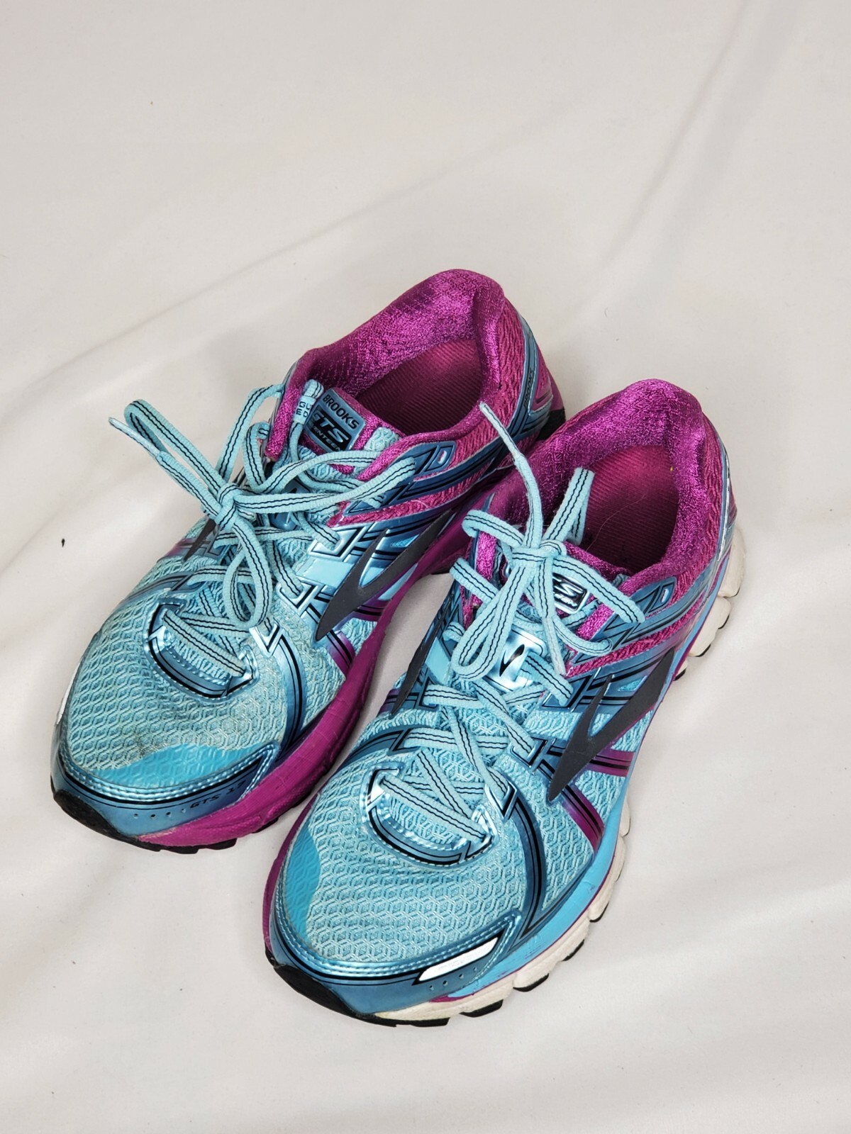 can i wash my brooks tennis shoes