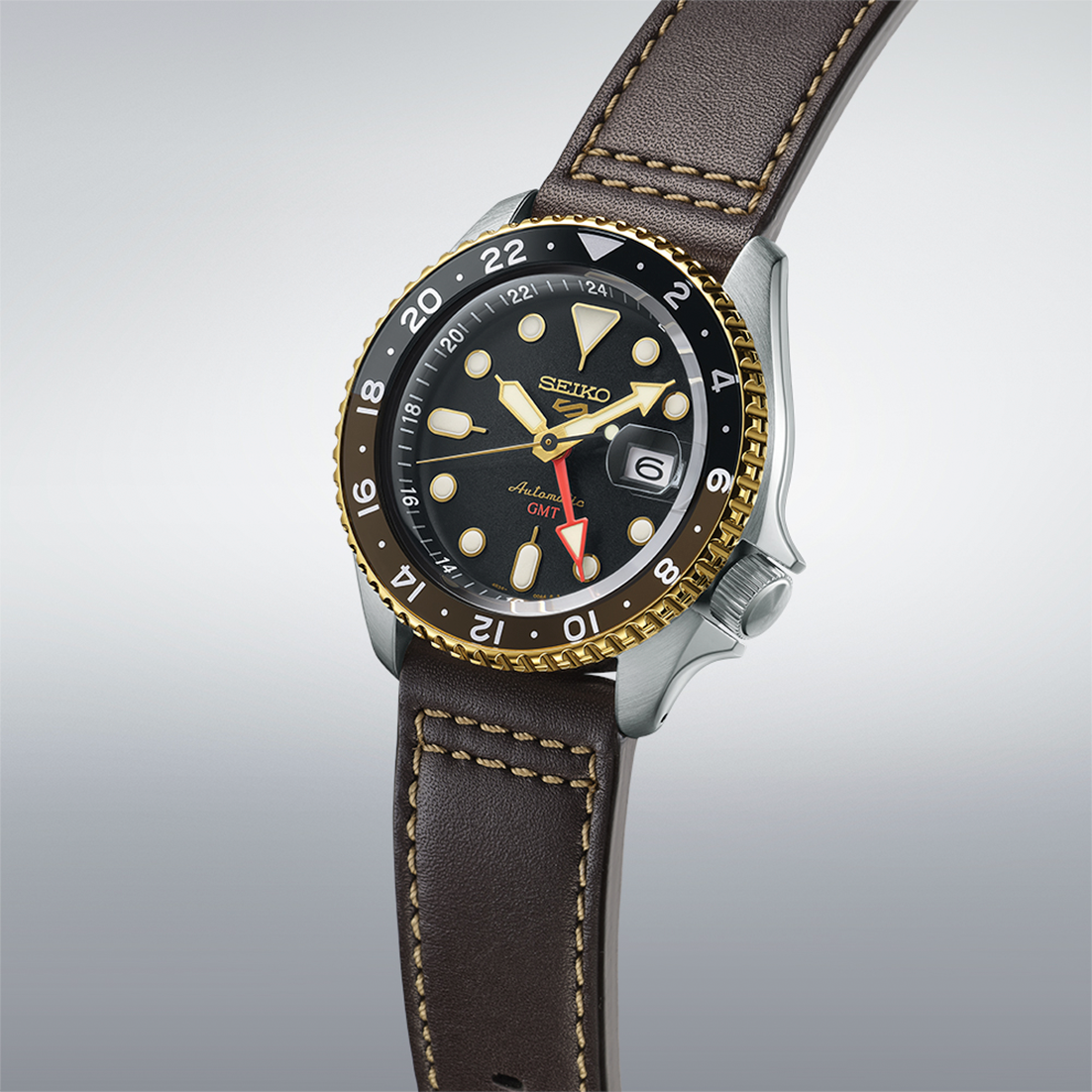 SEIKO 自動巻き時計 黒文字盤 茶色レザー SEIKO 5 Sports SBSC020 SKX series GMT Automatic Watch Brown