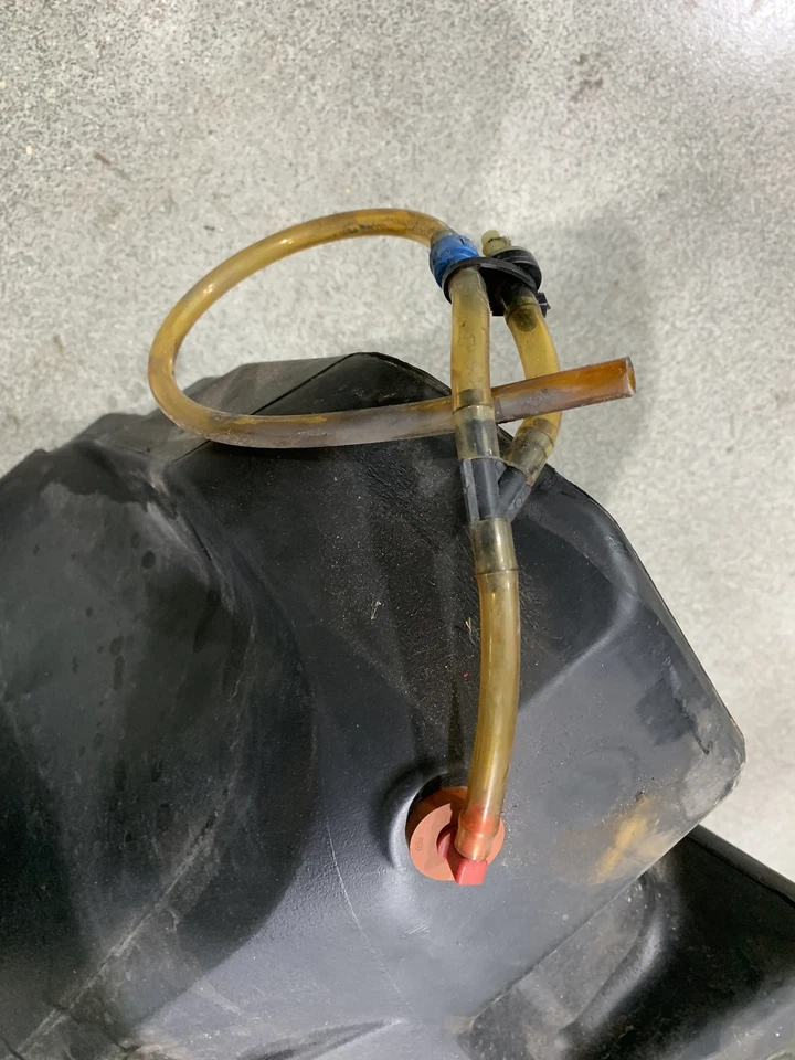 模压油箱组件,RMK 无泵 - 2007 Polaris RMK Dragon 700 — 第 2/4 张图片