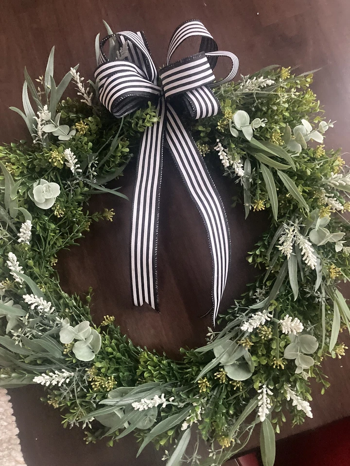 Coronas florales y follaje de imitación de alta calidad únicas hechas a mano  Foto 3 de 3