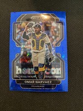 2022 Panini Prizm Omar Narvarez Blue Donut Circles 106/199 Milwaukee Brewers