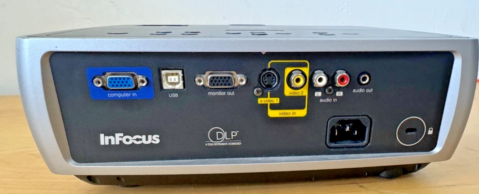 InFocus W240 Work Big DLP Projector - Low 279 Lamp Hours! Tested No Remote - Image 2 of 4