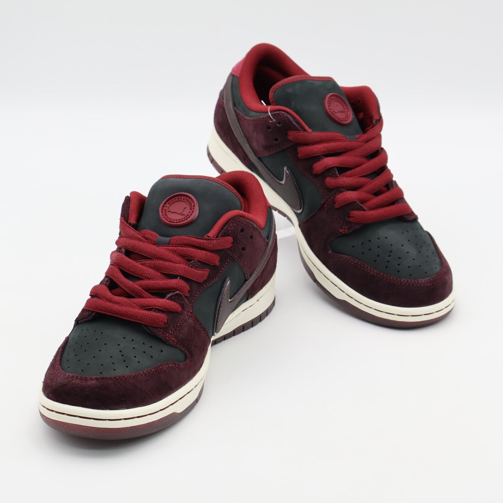 Size 8 - Nike RIOT Skateshop x Dunk SB Low Mahogany Dark Size 8 - Nike RIOT Skateshop x Dunk SB Low Mahogany Dark