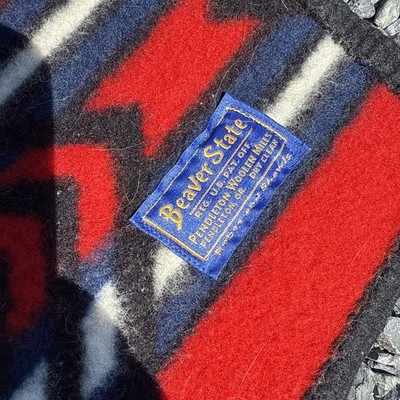 Red Pendleton Blanket Beaver State Robes and Shawls Turtles Cross