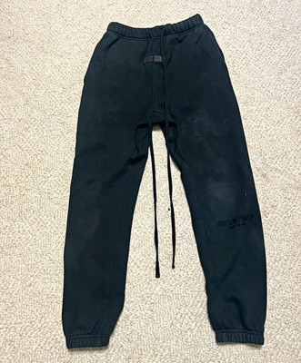 Essentials Fear of God Black Fleece Jogger Pants XXS. White part goes awayinwash