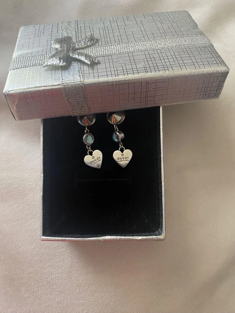 Boucles d'oreilles GUCCI argent 925 coeur goutte logo gravé swing clou type accessoires