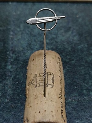 original alte Anstecknadel Vorkrieg OPEL KAPITÄN ADMIRAL  1930/40er Jahre