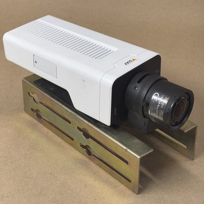 AXIS P1375 Network Security Camera Mega Pixel 1/2.7 2.8-8mm Lens UNTESTED