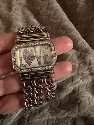 #ad GUESS LOVE Women#x27;s Silver Stainless Steel Quartz Wristwatch Diamond Accent Box $85.00