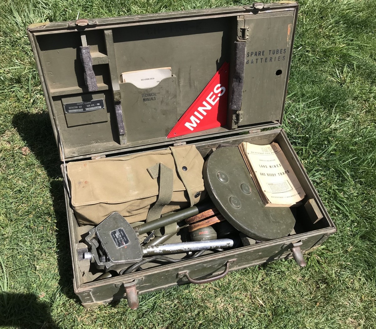 U.S. Army Signal Corps Land Mine Metal Detector Set 1944 WW2 SCR