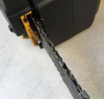 McCulloch MAC 3200 CHAINSAW 14'' Starts and Runs chain saw