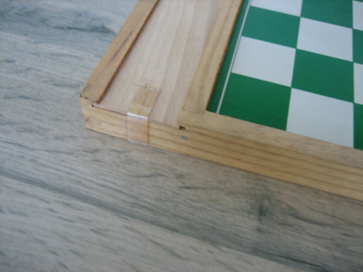 ancien plateau de jeu en bois : petits chevaux et jeu de