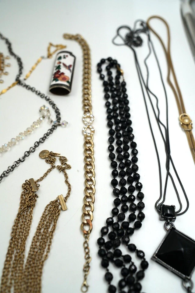 Lote - Collar Bisutería, Cuentas y Metal Tono Dorado, Estrás Elegante Foto 4 de 4