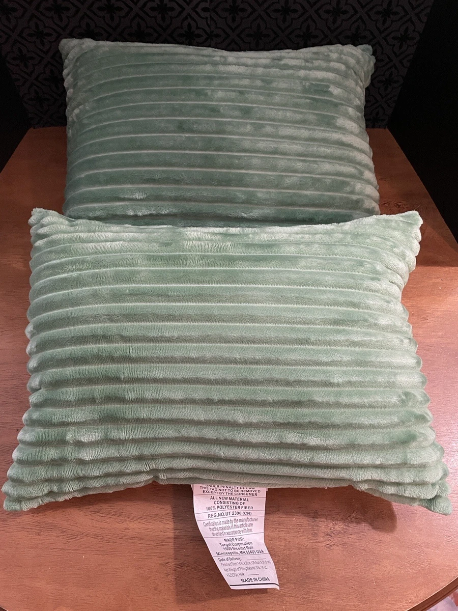 Green pillows target top