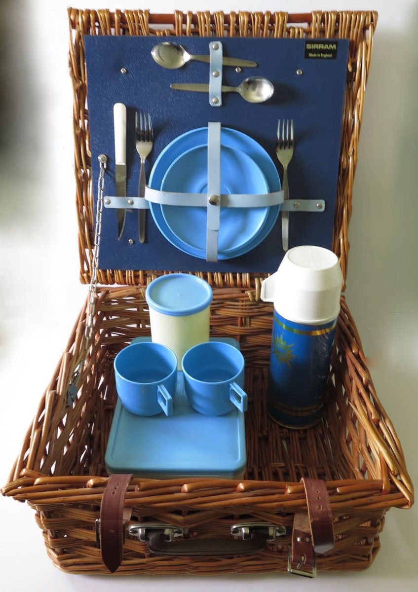 VINTAGE SIRRAM PICNIC OUTFIT ENGLAND PICNIC BASKET TWO PERSON 1950