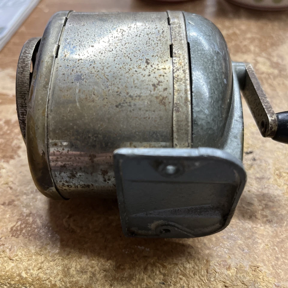 Sacapuntas Boston Vintage Modelo KS Montaje en Mesa de Pared Manivela Old School Foto 3 de 4