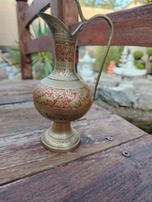 Orientalny mosiężny dzbanek z grawerem dekoracja