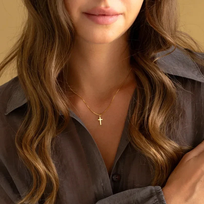 Collar Cruz Plata Esterlina, Colgante Navidad Chapado en Oro Amarillo 14K Foto 2 de 4