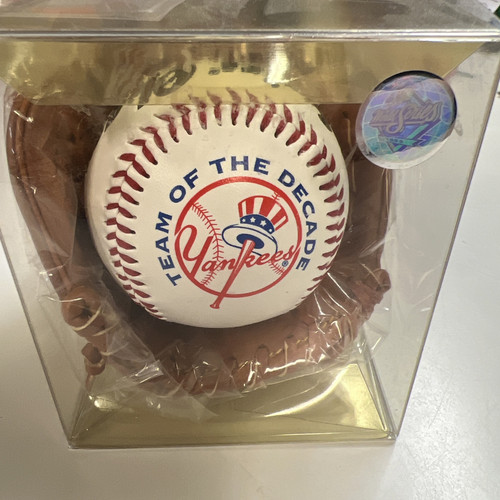 NY Yankees 1999 World Series Champions Baseball Collectible Silver Series 25