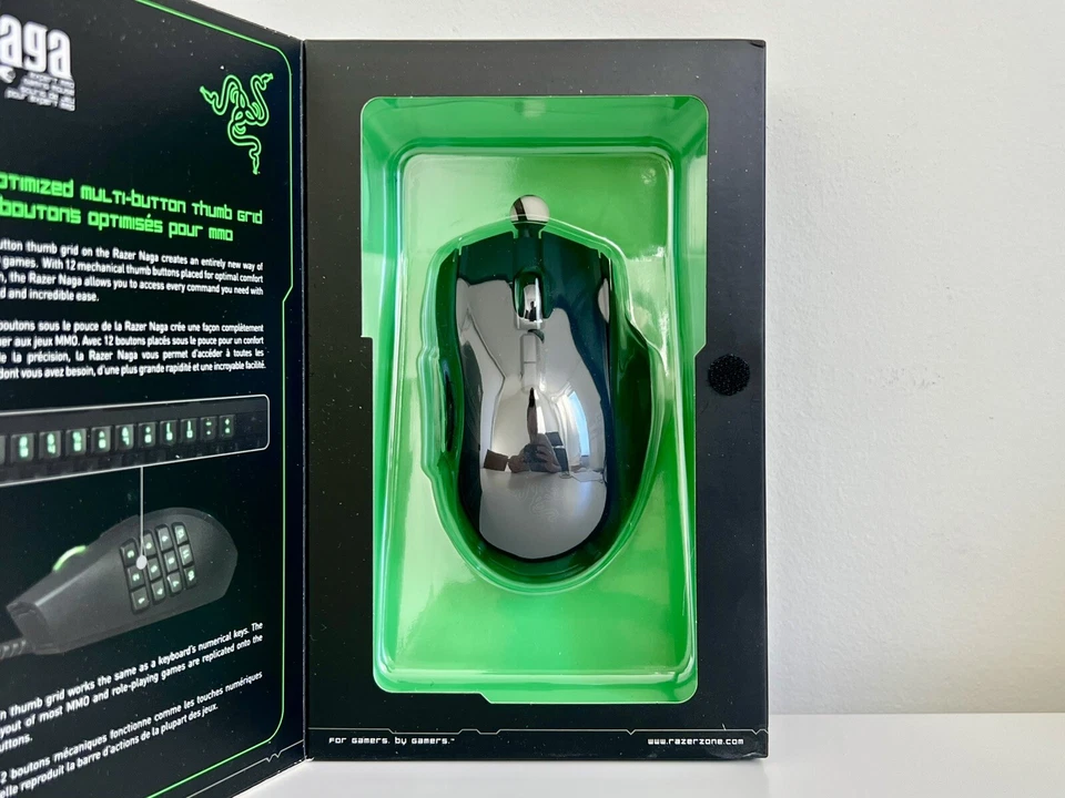 Razer Naga Ergonomic Expert MMO Gaming Mouse 12 Button 2013 RZ01-01040100-R3U1 - Image 2 of 4