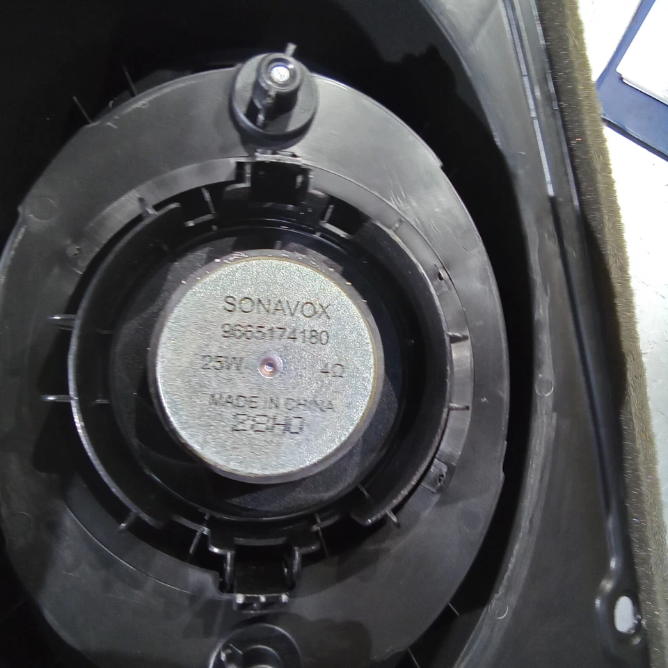 Peugeot RCZ 1.6 THP 2009-2015 Driver/Right/OS Rear Speaker inc Surround Trim - Image 4 of 4