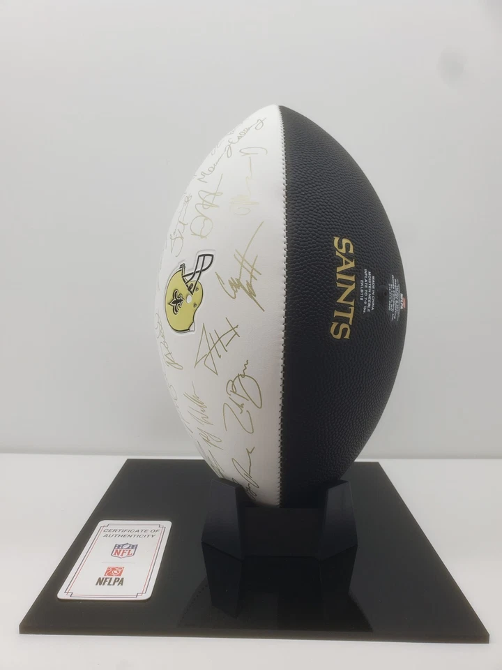 NFL Rawlings Signature Football 2021 con vitrina New Orleans Saints Foto 3 de 4
