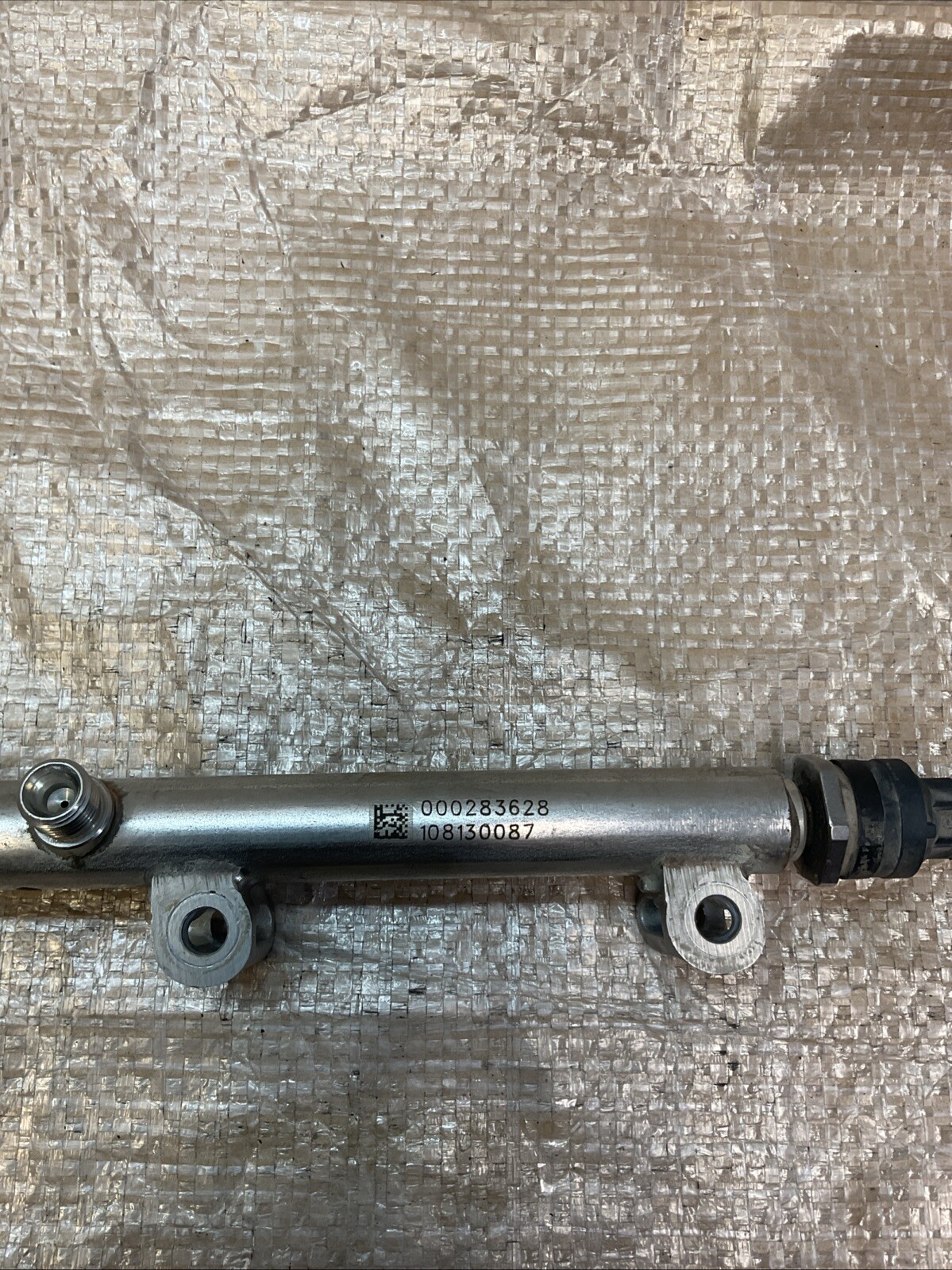 14-20 Maserati QuattroPorte 3.0 302kW  Left Fuel rail main line pipe 129140365