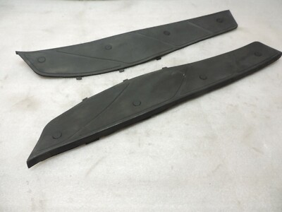 PAIR OF FOOTREST FLOOR MATS Piaggio X9 Evolution 200 2003