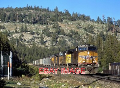 FOTO USA EISENBAHN (2) BIS 5750 6188 + ANDERE KORN BEI SODA SPRINGS DONNER PASS.