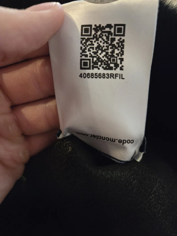 Sombrero de cubo de piel sintética Moncler Foto 2 de 3