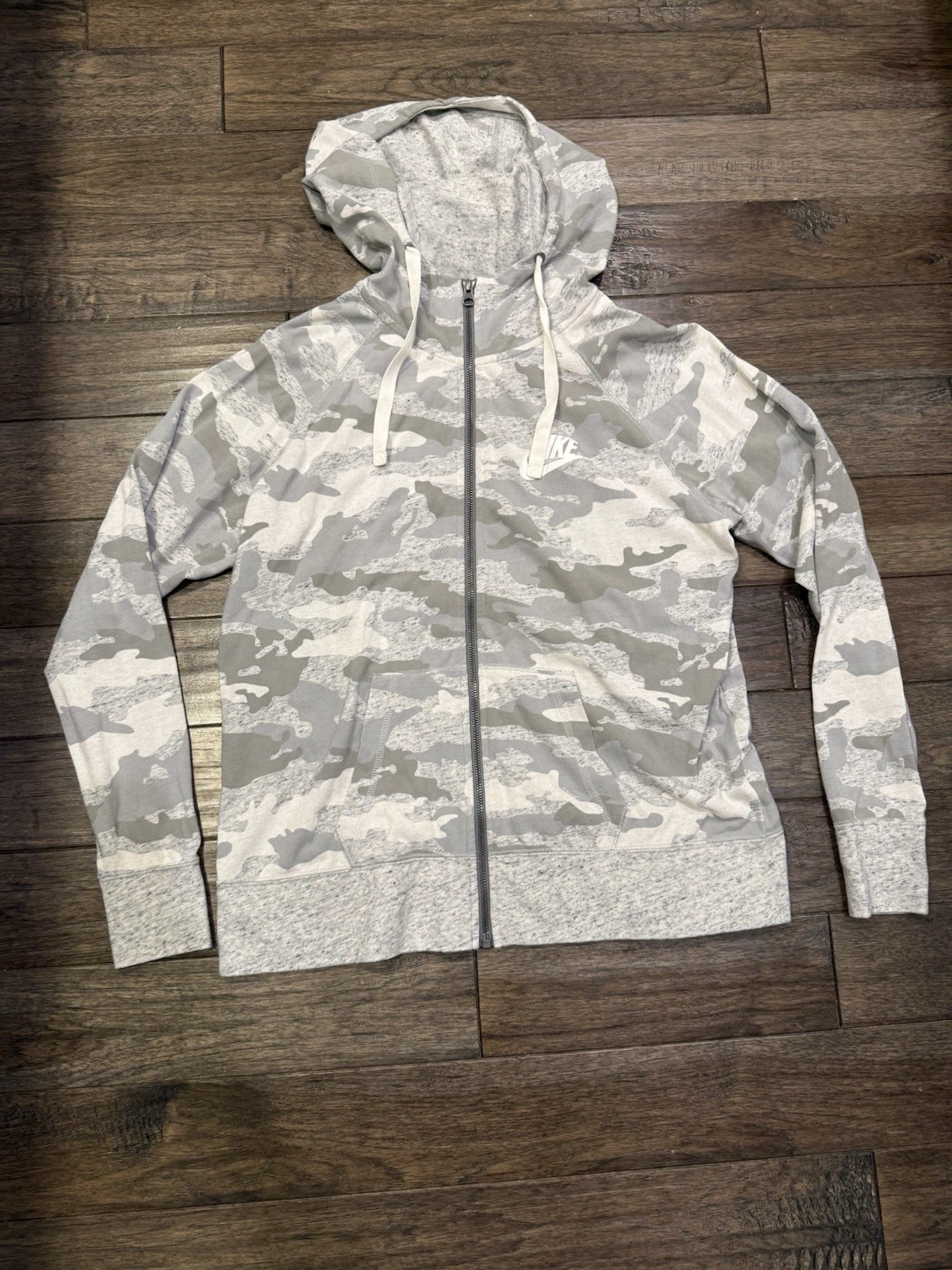 Nike Women’s Hoodie Zip Jacket Size Large Pre Owned Camo