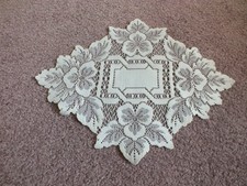 Beautiful Heritage Lace Doily Table Linen Off White 11 x 9" NICE