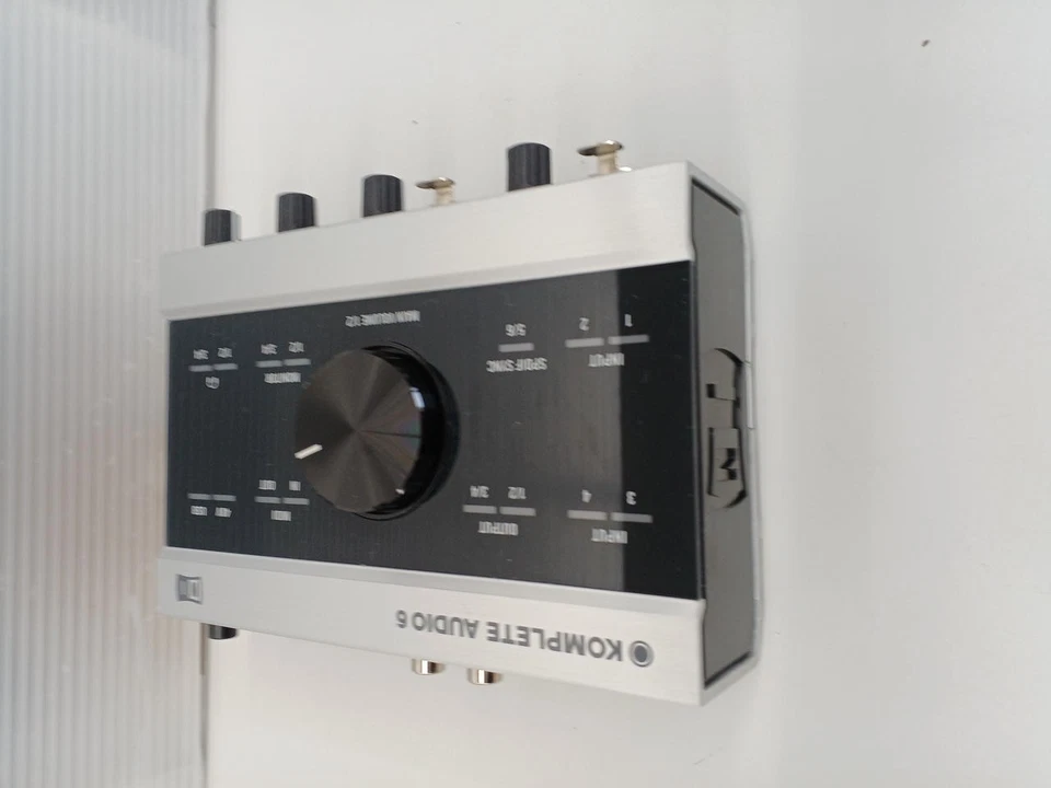 Native Instruments KOMPLETE AUDIO 6 Hochwertiges USB Audio Interface Used-Japan - Bild 4 von 4