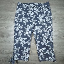 Chico's Women's Capri Pants Perfect Stretch Girlfriend Slim Leg Floral Blue 3