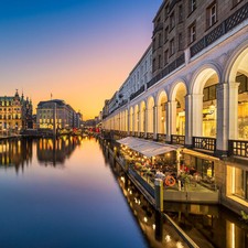 Viaje a la ciudad Hamburgo | central 4* hotel 2P | cupón 2Ü | especial otoño-invierno