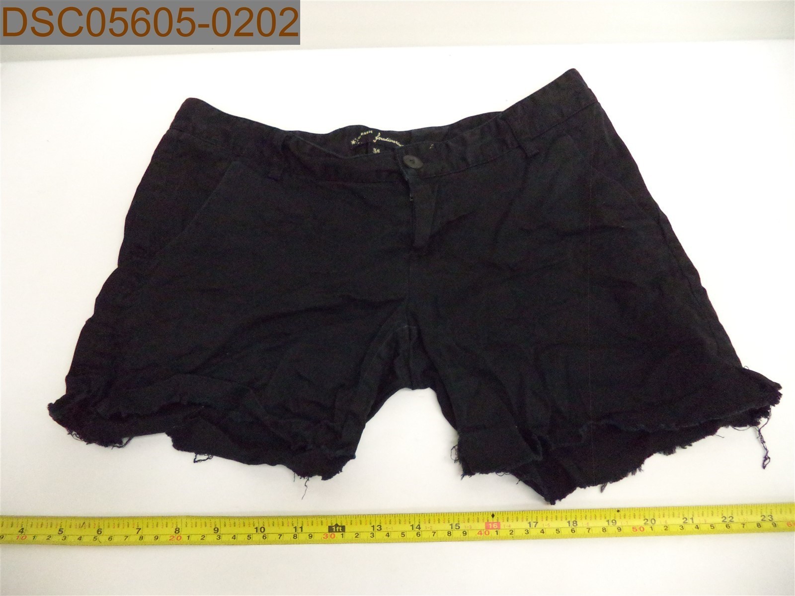 Pre-Owned- Dirty from Handling- Basic Stradivariu… - image 1