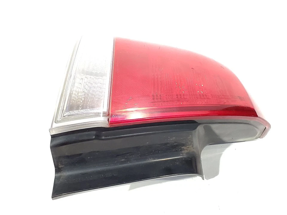 Lanterna traseira esquerda 2011 2012 2013 2014 2015 2016 2017 Chevrolet Caprice fabricante de equipamento original - Imagem 3 de 4