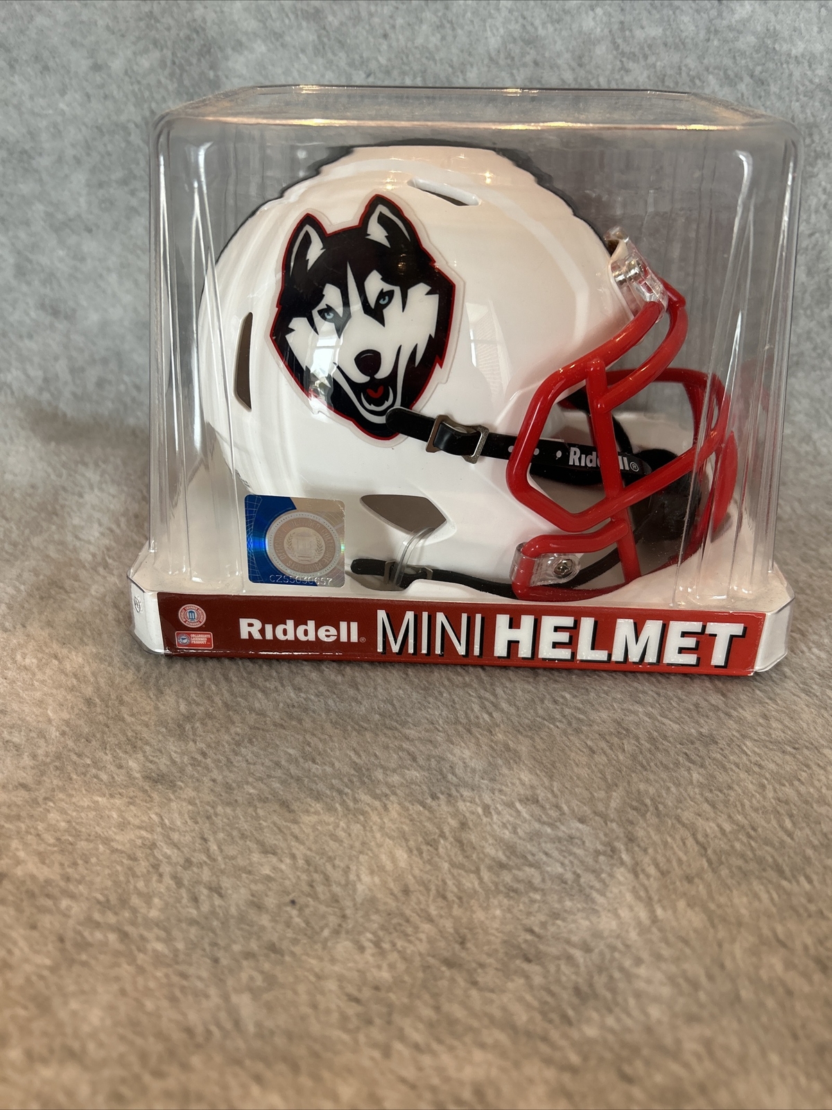UConn Huskies NCAA Riddell Speed Mini Helmet 8042917 2015 Rare
