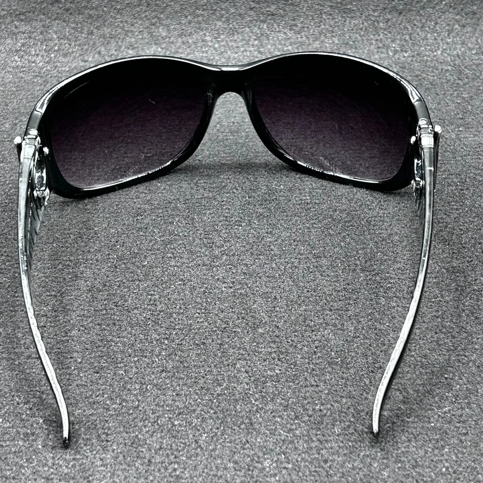 Kenneth Cole Reaction KC1157 Sunglasses Black Frame w/ Gradient Lenses - Used - Image 4 of 4