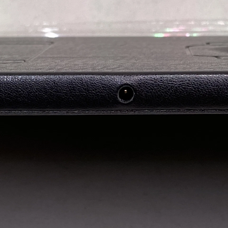 Almohadilla de carga inalámbrica con certificación Qi de 10 W para iPhones - negra Foto 2 de 3