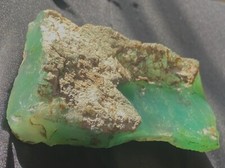 chrysoprase-glowing-gem-marlborough-unpolished-rough-146-ounces-414-grams