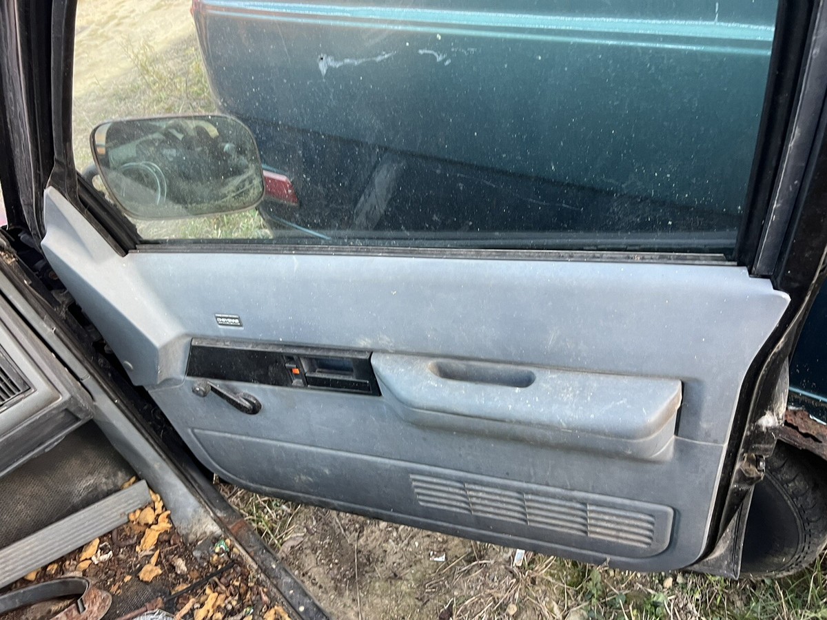 88-91 Chevy Silverado DOOR PANEL Passenger Right Manual Cheyenne