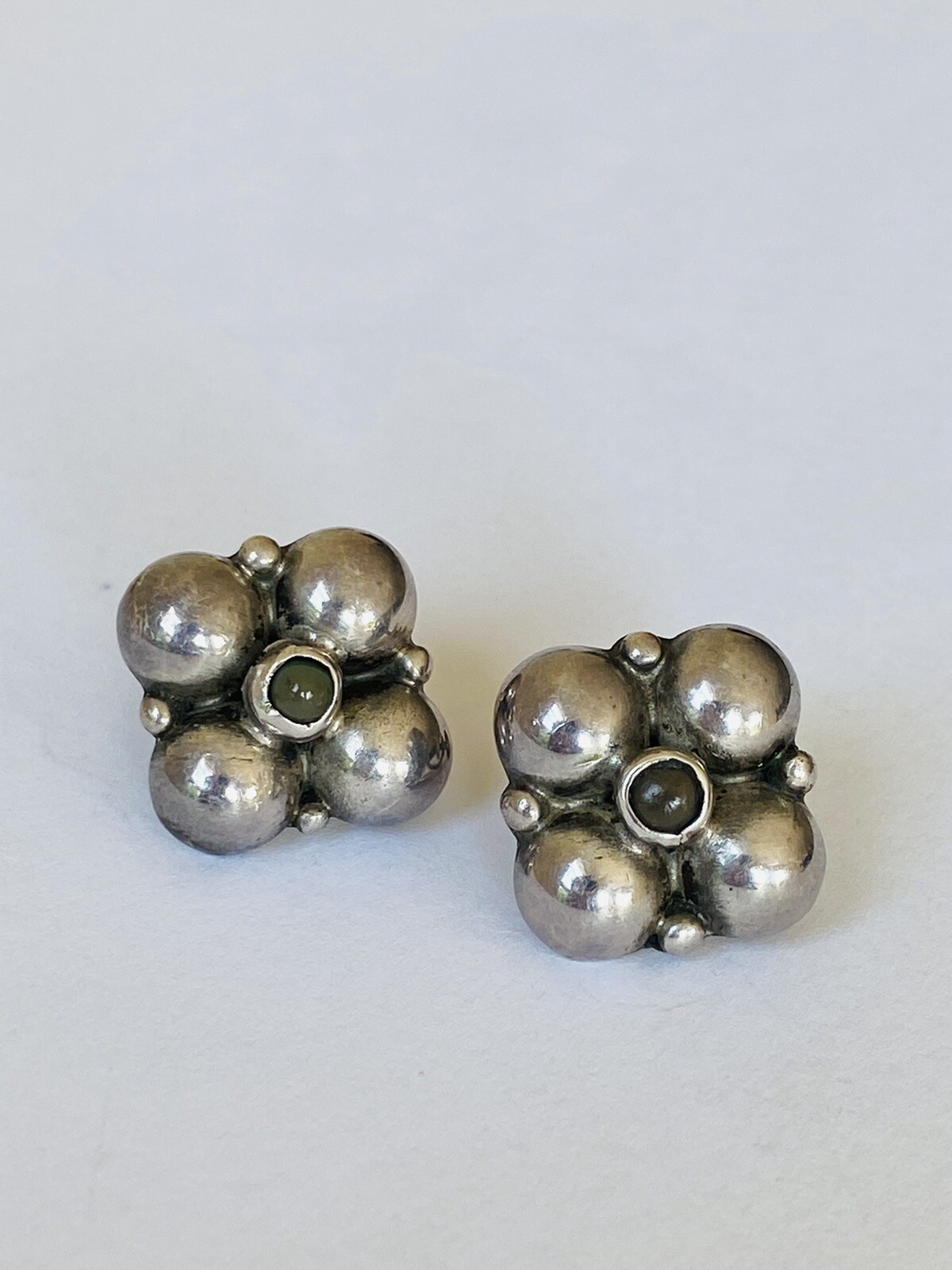 VINTAGE MEXICO STERLING SILVER BALL SCREW BACK EARRIN… Gem