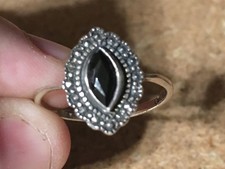VINTAGE MARQUISE 925 STERLING SILVER DARK GEMSTONE SIZE 9.5 / WRONGWAY052