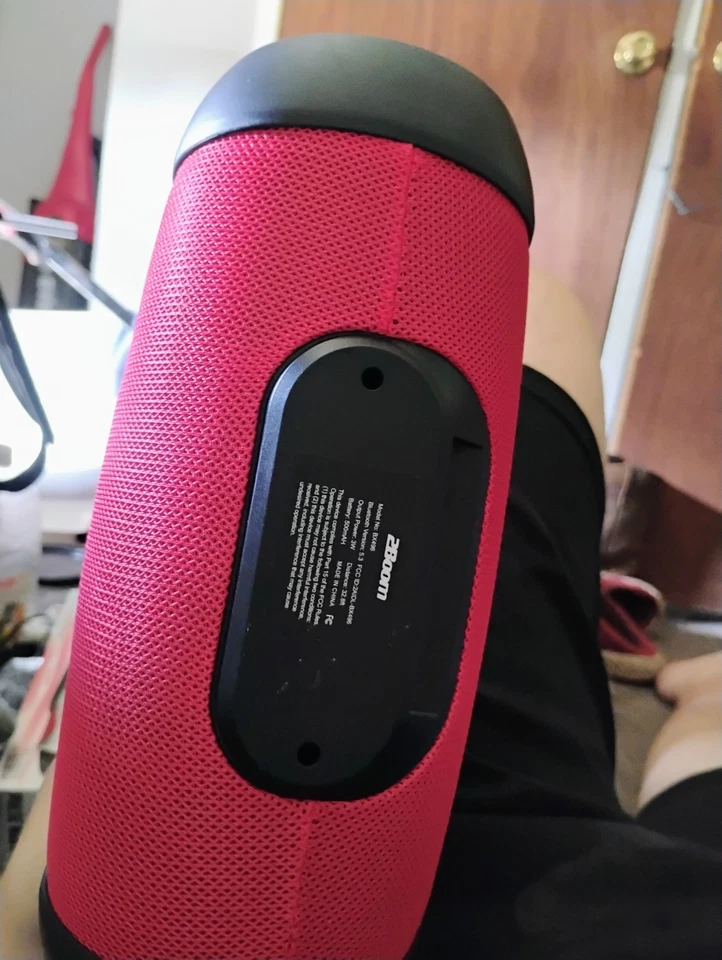 Altavoz Bluetooth Rojo Foto 2 de 4