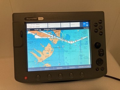 Raymarine C120 Classic MFD E02022 w/ Mount, Cover, Power   Flicker (Loose Conn?)