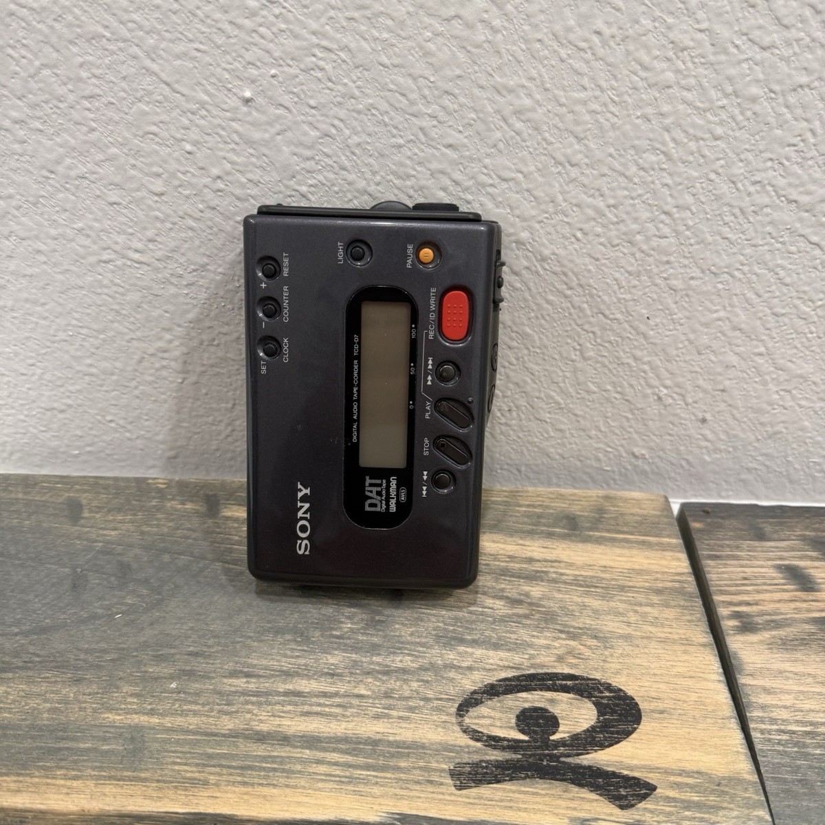 SONY TCD-D7 デジタルオーディオテープレコーダー(DAT) SONY TCD-D7 DAT WALKMAN Portable Player Junk | eBay