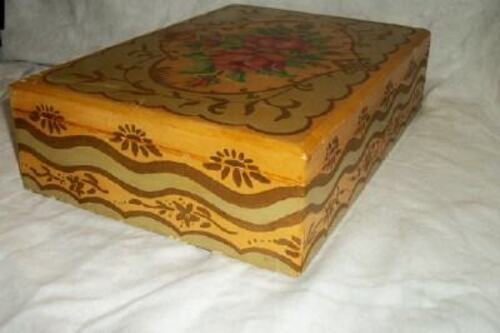 PRIMITIVE FOLK ART TOLEWARE BOX HP ROSES WOOD DIVIDED INITIALS JFR VARNISHED - Picture 2 of 5