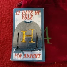 The Wizarding Trunk EXCLUSIVE HARRY POTTER Enamel Pin HARRY SWEATER